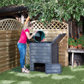 Thermo - Wood 600 l composter in the garden