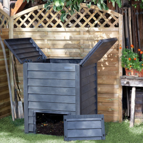 Thermo - Wood 600 l composter in the garden